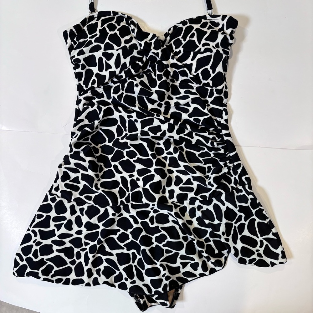 Alicia Simone Black and White Abstract One Piece Swimsuit Size Large